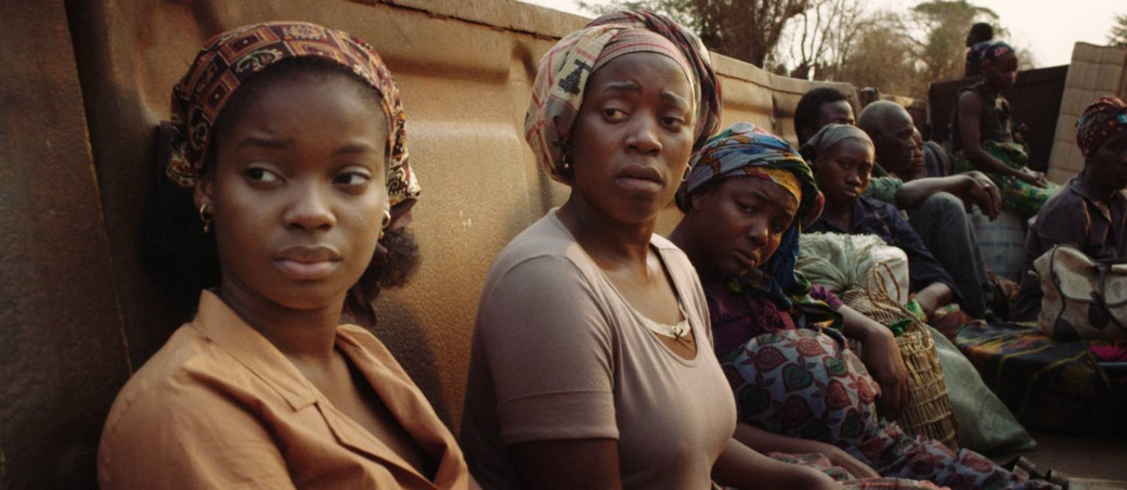 Fotograma de filme moçambicano — mulheres